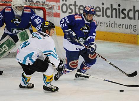 Lukas Wimmer, Liwest Black Wings Linz im Angriff