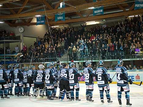 Linz feiert, EHC Liwest Black Wings Linz vs EC VSV