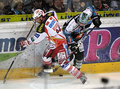 Philipp Lukas, Linz und Johannes Reichel, KAC, EHC Liwest Black Wings Linz vs. EC KAC Finale 3