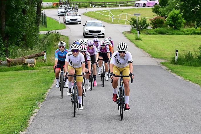 2. v.l. Siegerin Eliska Kvasnickova (CZE, VIF Cycling Team) 07.06.2025 07.06.2025 Rad 2 Etappe Sportland NOE WOMEN Tour