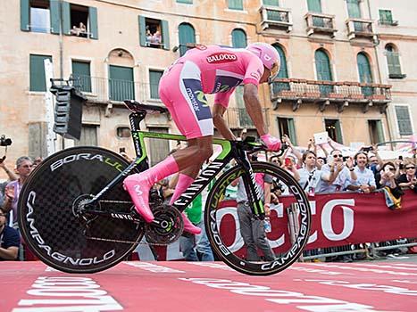 Nairo Quintana, COL (#121, Movistar Team) in Rosa