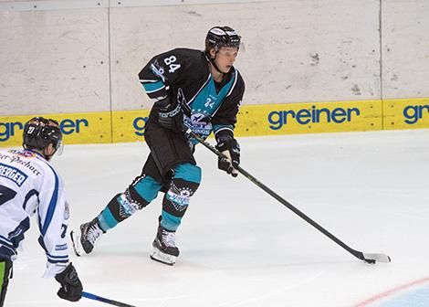 Corey Locke (EHC Liwest Black Wings Linz)  EHC Liwest Black Wings Linz  vs Straubing Tigers