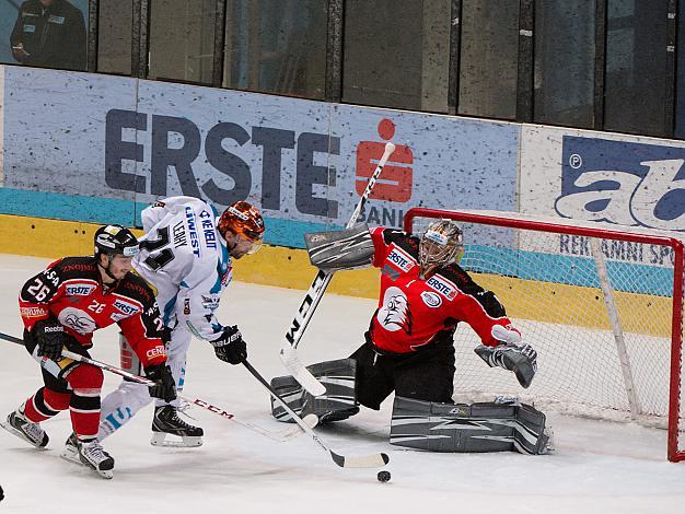 Pat Leahy scort gegen Sasu Hovi, Znaim  HC Orli Znojmo vs. EHC Liwest Black Wings Linz 5. Viertelfinale, Play-Off