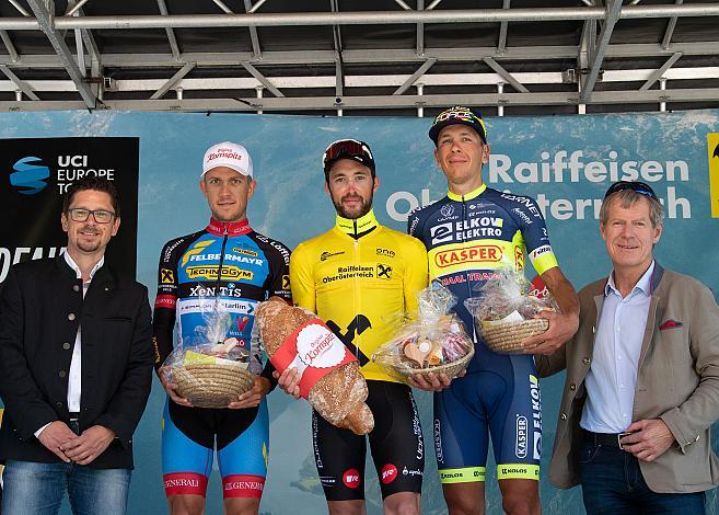 das Siegerpodest v.l. 2. Platz Riccardo Zoidl (AUT, Team Felbermayr Simplon Wels), Sieger Alexis Guerin (FRA, Team Vorarlberg), 3. Platz Michal Schlegel (CZE, Team Elkov Kasper) 3. Etappe Traun - Hinterstoder, Int. Raiffeisen Oberösterreich Rundfahrt UCI Kat. 2.2