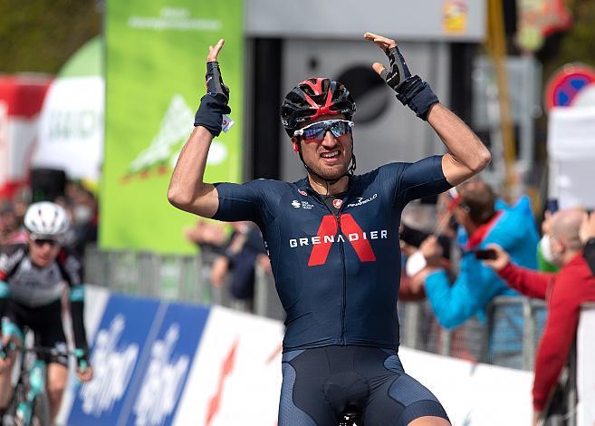 Etappensieger und Gesamtführender Gianni Moscon (ITA, Ineos Grenadiers) 44th Tour of the Alps, 1. Etappe Brixen - Innsbruck 140,6km, UCI Pro Series