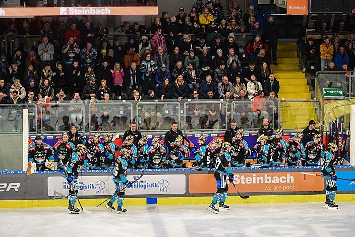 Die Steinbach Black Wings Linz feiern  Win2Day ICE Hockey League,  Steinbach Black Wings Linz vs  EC VSV,  Linz AG Eisarena