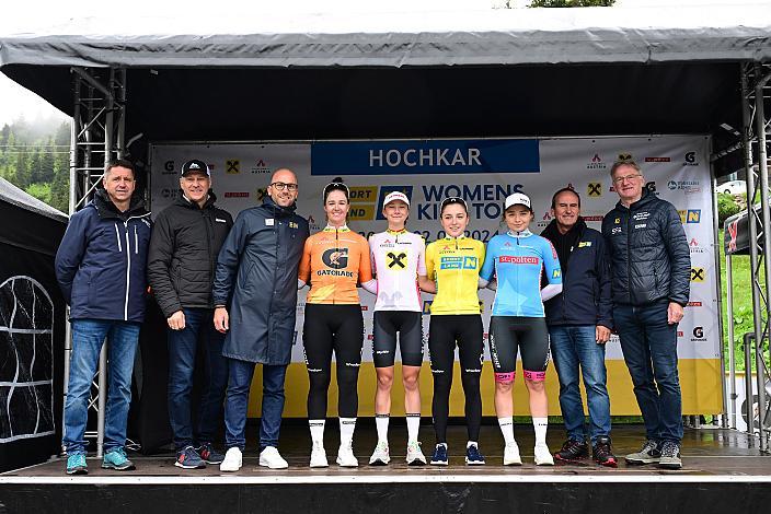 Die Trikotträgerinnen v.l. Punktetrikot Nikola Bajgerova (CZE, MAT Atom Deweloper Wroclaw), Siegerin Juniorinnen Viktoria Chladonova (SVK, Slovakia Mix), Gesamtsiegerin Malwina Mul (POL, MAT Atom Deweloper Wroclaw), Elisa Winter (AUT, Union Raiffeisen Radteam Tirol),  02.06.2024. 4. Etappe, Waidhofen an der Ybbs. - Hochkar,  Sportland NOE WOMENS  KIDS Tour