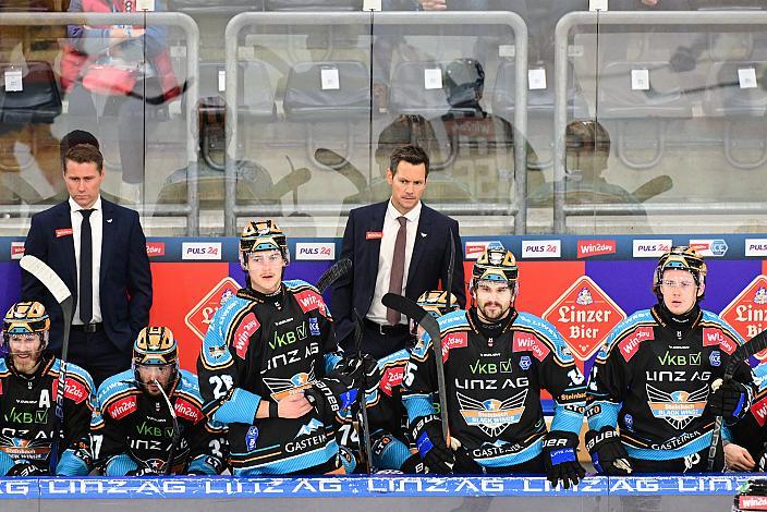 Head Coach Philipp Lukas (Steinbach Black Wings Linz)  Win2Day ICE Hockey League,  Steinbach Black Wings Linz vs Migross Supermercati Asiago Hockey,  Linz AG Eisarena 