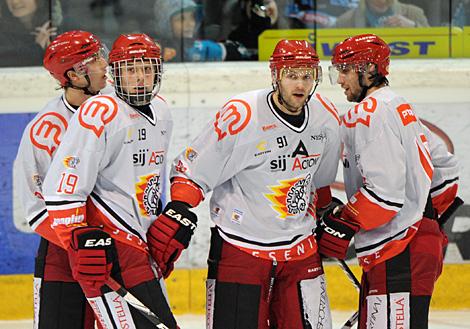 #91 Tomi Hafner, #19 Nik Pem, #18 Marjan Manfreda, HK Acroni Jesenice 