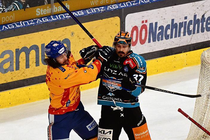 Giovanni Vallati (Migross Supermercati Asiago Hockey 1935), Andreas Kristler (Steinbach Black Wings Linz)  Win2Day ICE Hockey League,  Steinbach Black Wings Linz vs  Migross Supermercati Asiago Hockey 1935,  Linz AG Eisarena 