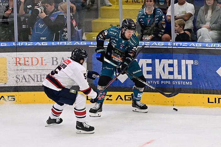 Olmo Pietro Albis (Milano HC), Kyle Topping (Steinbach Black Wings Linz) 2. Runde ICE, Steinbach Black Wings Linz vs Milano Hockey Club, Linz AG Eisarena 