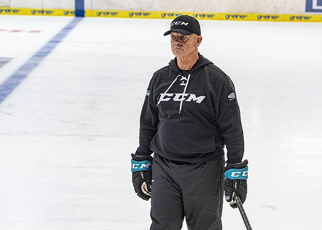 Head-Coach Tom Rowe (EHC Liwest Black Wings Linz) , Trainingsstart der EHC Liwest Black Wings  EHC Liwest Black Wings Linz