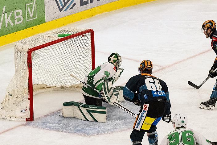 Nico Feldner (Steinbach Black Wings Linz) trifft zum 3 zu 2, Stefan Gaffal (Steinbach Black Wings Linz), Tormann Luka Kolin (HK SZ Olimpija),  Steinbach Black Wings Linz vs HK SZ Olimpija Ljubljana, Linz AG Eisarena 