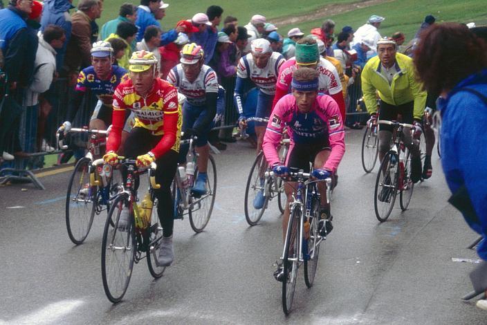 Gruppe mit Pascal Lance (FRA, Team Z), Andrea Ferrigato (ITA, Ariostea), Christian Henn (GER, Team Telekom) Fabio Roscioli (ITA, Team Carrera Jeans), Massimo Ghirotto (ITA, Team Carrera Jeans) am Monte Bodone, 14. Etappe, Corvara to Monte Bondone