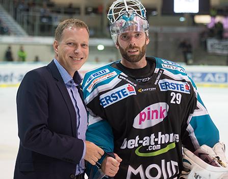 Spiler des Abends Michael Ouzas (EHC Liwest Black Wings Linz), EHC Liwest Black Wings Linz vs Dornbirner Eishockey Club