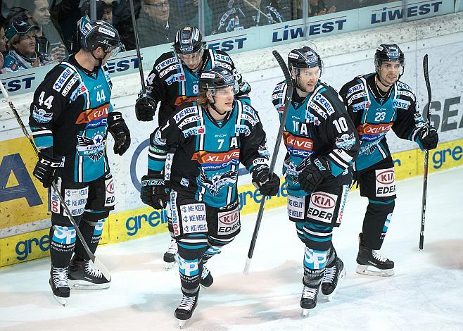 Brian Lebler (EHC Liwest Black Wings Linz) feiert  EHC Liwest Black Wings Linz vs KHL Medvescak Zagreb, 1. Viertelfinale