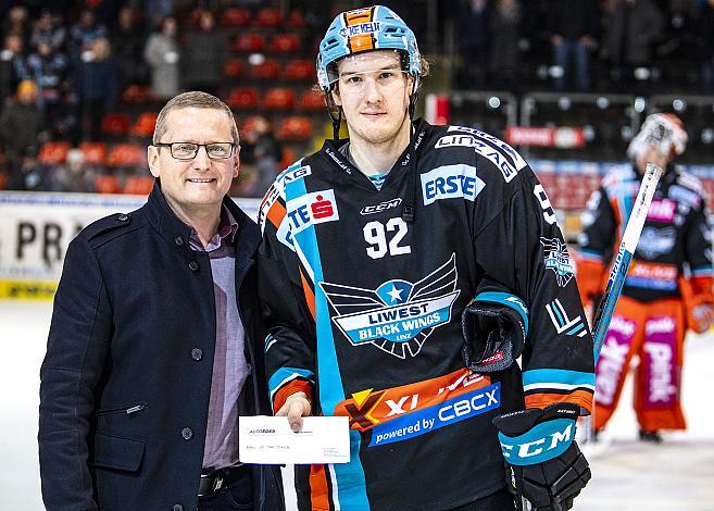 Im Bild: Spieler des Abends Troy Rutkowski (EHC Liwest Black Wings Linz)  Eishockey,  EHC Liwest Black Wings Linz vs Red Bull Salzburg