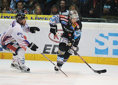 Gregor Baumgartner Liwest Black Wings Linz vs. SAPA Fehervar AV19