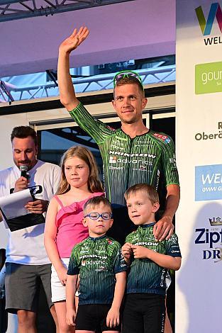 Riccardo Zoidl (AUT, Hrinkow Advarics) mit seinen Kindern Herren Elite, U23, Road Cycling League Austria, Kriterium Wels