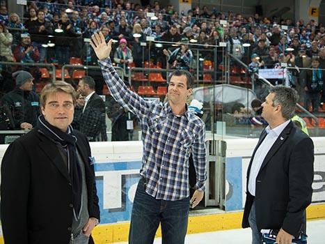 Pat Leahy, Ex-Linzer, wird in der Halle verabschiedet, EHC Liwest Black Wings Linz vs EC VSV