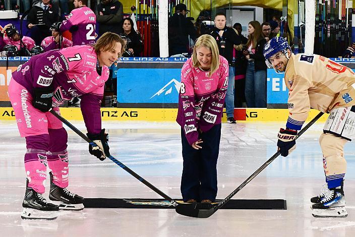 Brian Lebler (Steinbach Black Wings Linz), LH-Stv. OÖ, Mag. Christine Haberlander , Marcel Witting (HC Tiwag Innsbruck - Die Haie), ICE, Steinbach Black Wings Linz vs HC Tiwag Innsbruck - Die Haie Linz, AG Eisarena
