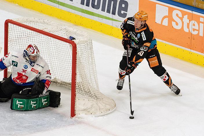 Tormann Rene Swette (HC Tiwag Innsbruck - Die Haie), Andris Dzerins (Steinbach Black Wings Linz) Steinbach Black Wings Linz vs HC Tiwag Innsbruck - Die Haie, bet-at-home ICE Hockey League