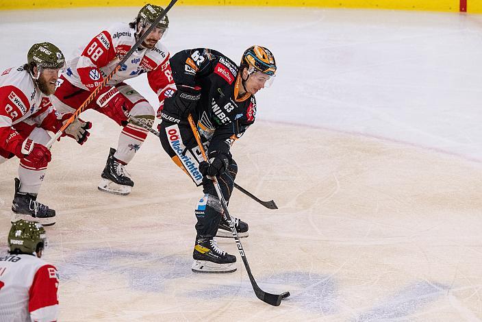 Mike Dalhuisen (HCB Suedtirol Alperia), Domenic Alberga (HCB Suedtirol Alperia), Niklas Bretschneider (Steinbach Black Wings Linz) Steinbach Black Wings Linz vs HCB Südtirol Alperia, Viertelfinale, 6. Runde ICE Hockey League, Linz AG Eisarena 