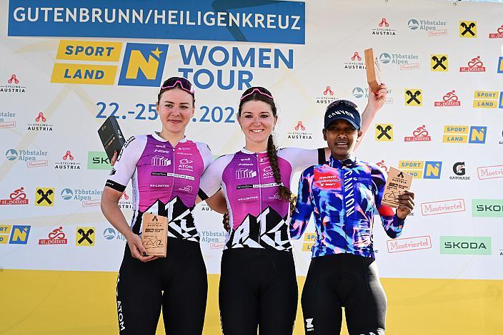 Podest 2. Etappe, 2. Platz Maja Tracka (POL, MAT Atom Deweloper Wroclaw), Siegerin Olga Wankiewicz (POL, MAT Atom Deweloper Wroclaw),  3. Platz Tsige Kiros (ETH,  Canyon Sram Zondacrypto Generation)  Sportland NÖ women tour