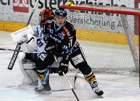 #91 Martin Grabher-Meier, Liwest Black Wings Linz, vor dem Tor von Alba Volan Szekesfehervar.