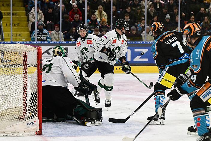 Tormann Lukas Horak (HK SZ Olimpija), Brian Lebler (Steinbach Black Wings Linz), Sean Collins (Steinbach Black Wings Linz) Win2Day ICE Hockey League,  Steinbach Black Wings Linz vs Olimpija Ljubljana,  Linz AG Eisarena 