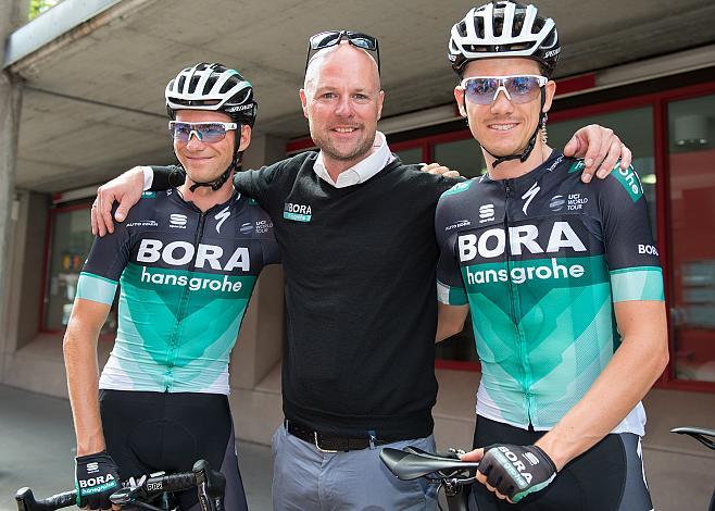 v.l. Felix Grossschartner (AUT, Bora - Hansgrohe), sportlicher Leiter Christian Pömer, Patrick Konrad (AUT, Bora - Hansgrohe), Tolmezzo -  Sappada 176km
v.l. Felix Grossschartner (AUT, Bora - Hansgrohe), sportlicher Leiter Christian PÃ¶mer, Patrick K