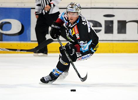 Eric Healey Liwest Black Wings Linz vs. SAPA Fehervar AV19