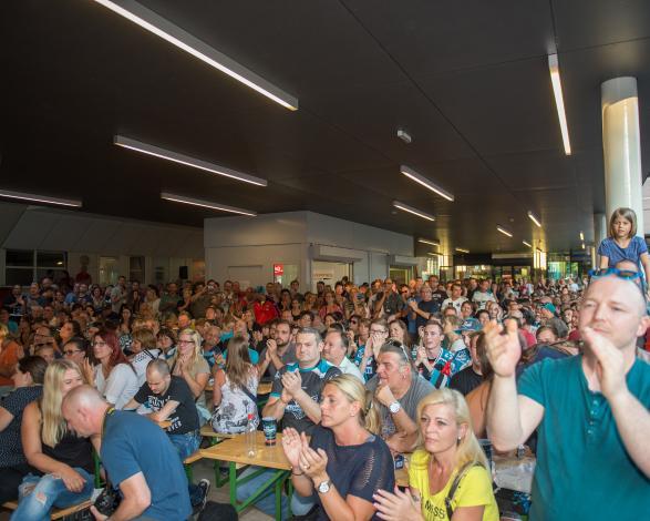 Zahlreiche Fans beim Ramba Zamba