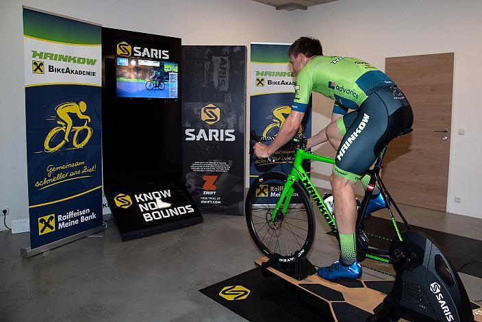 Stefan Kolb (AUT, Hrinkow Advarics Cycleang Team) trainiert auf dem Saris Smarttrainer, Herren Elite, UCI Continental, Raiffeisen Hrinkow Bike Akademie